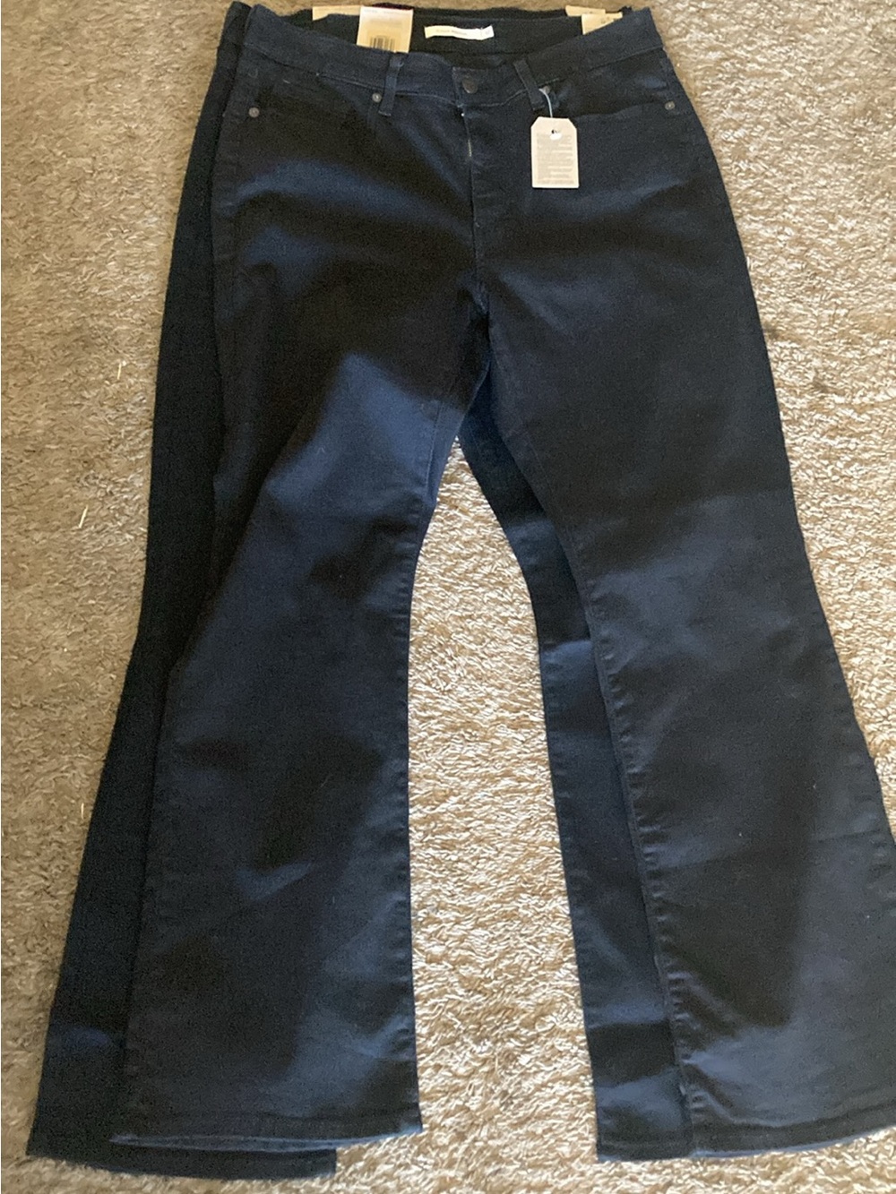 Women’s Levi’s jeans